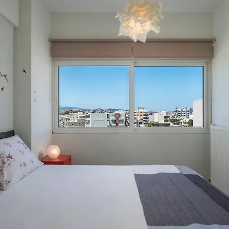 Βright apartment close to beach&city center