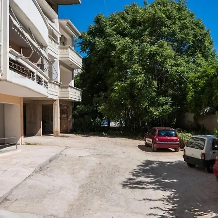 Daire Βright Apartment Close To Beach & City Center