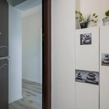 Daire Βright Apartment Close To Beach & City Center Hanya